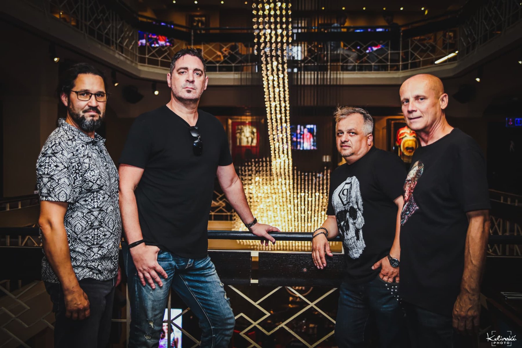 So Fine pod lustrem v Hard Rock Café Praha